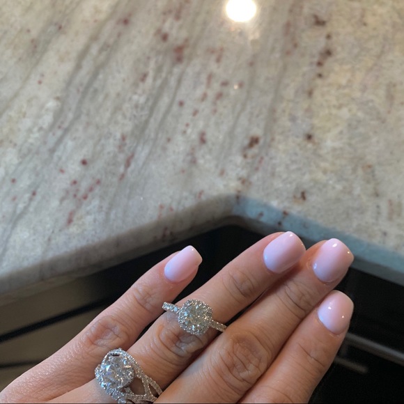 SOLD ✨ 1.06 CT Center Diamond halo engagement ring - Picture 9 of 12